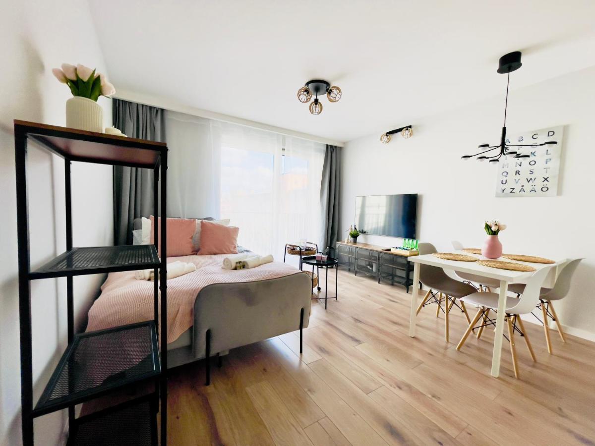 Apartment Golden Tobaco By Aparo - Winda, Lozeczko, Balkon, Atlas Arena, Zoo, Aquapark, Piotrkowska, Park, Dworzec Pkp, Ekspres Do Kawy Lodz (Lodz)